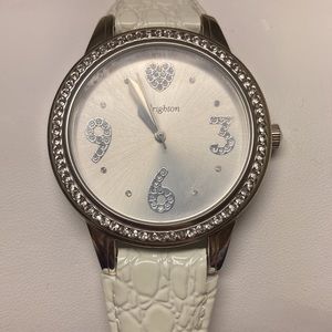 COPY - 75% OFF New Brighton leather Watch-white or black